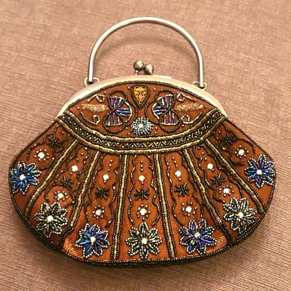 ACCESSORIZE striking beaded evening purse